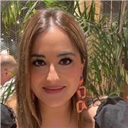 Desde que empecé mi trayectoria profesional me he dedicado al Derecho Laboral en términos generales, ya que trabajo en el Departamento de Relaciones Laborales de una multinacional. Es por ello, por lo que estoy capacitada para dar clases a alumnos de Dere